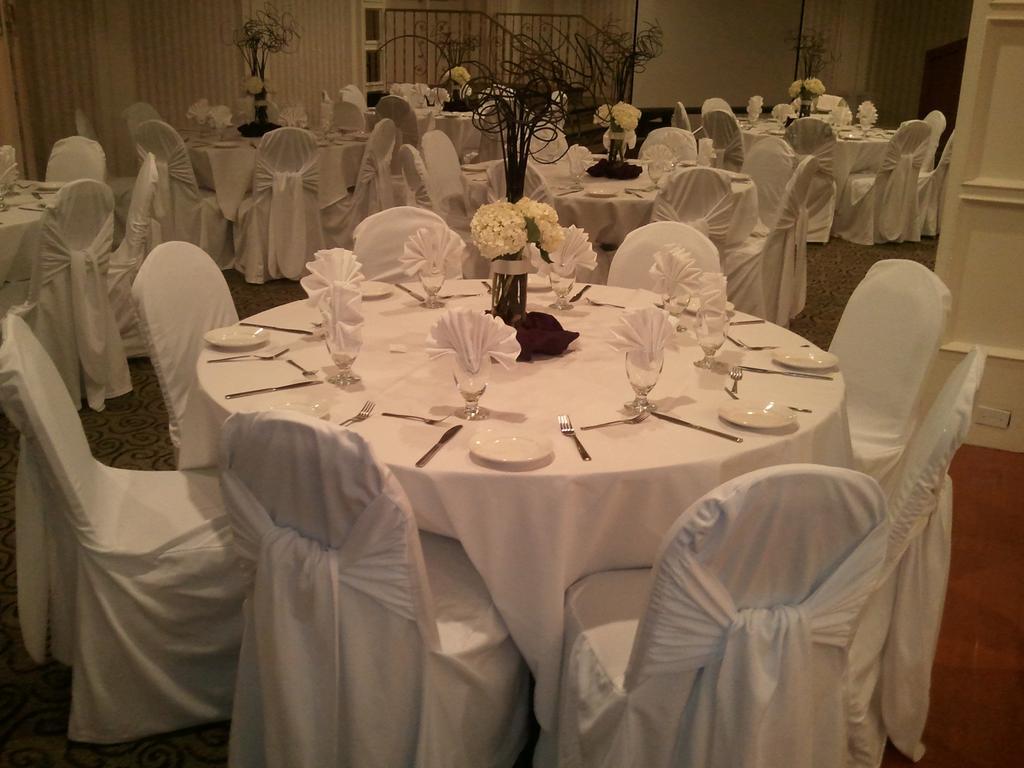 Compass Point Inn - Surrey Facilidades foto