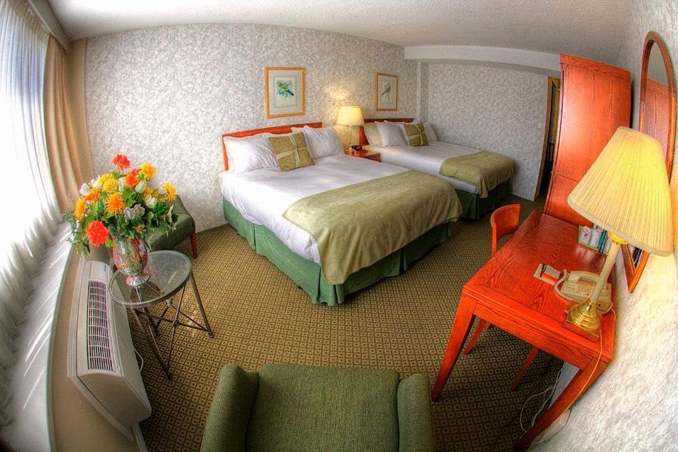 Compass Point Inn - Surrey Habitación foto